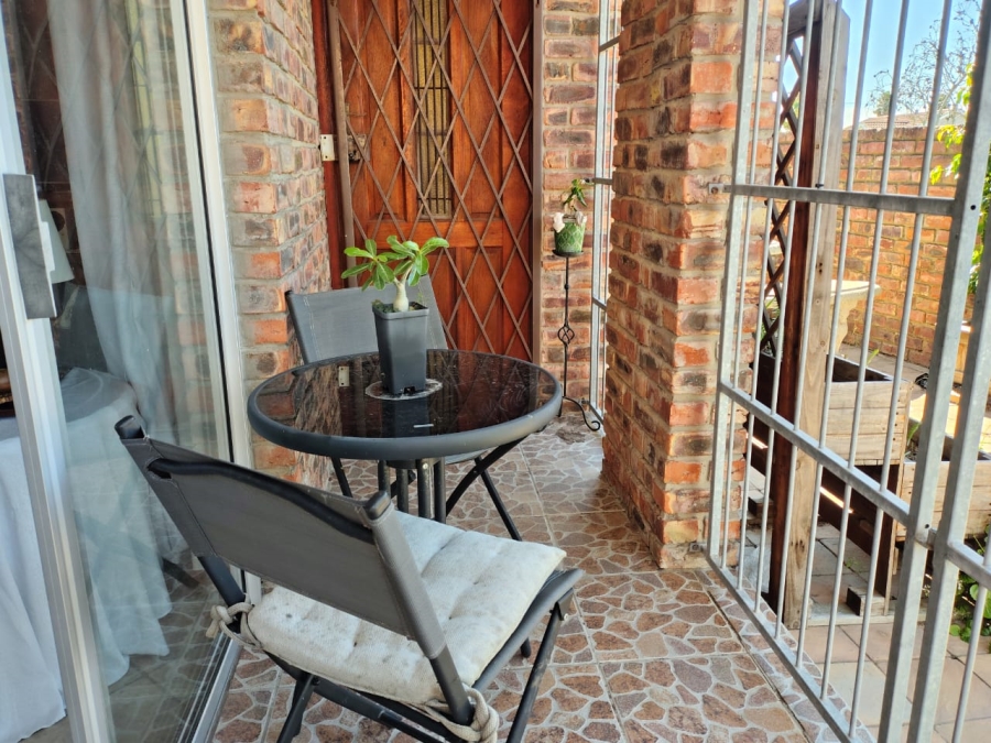 2 Bedroom Property for Sale in Kabega Park Eastern Cape
